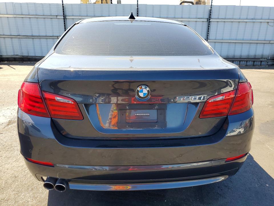 61291176 :رقم المزاد ، WBAFR1C5XBC744491 vin ، 2011 Bmw 528 مزاد بيع