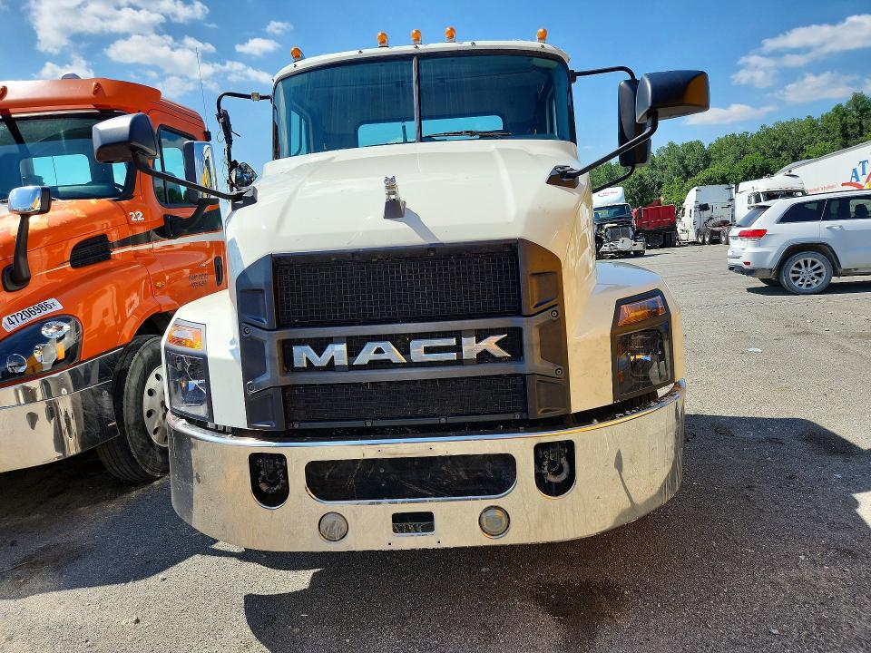 2022 Mack Anthem მანქანა იყიდება აუქციონზე, vin: 1M1AN3GY7NM028283, აუქციონის ნომერი: 61039666
