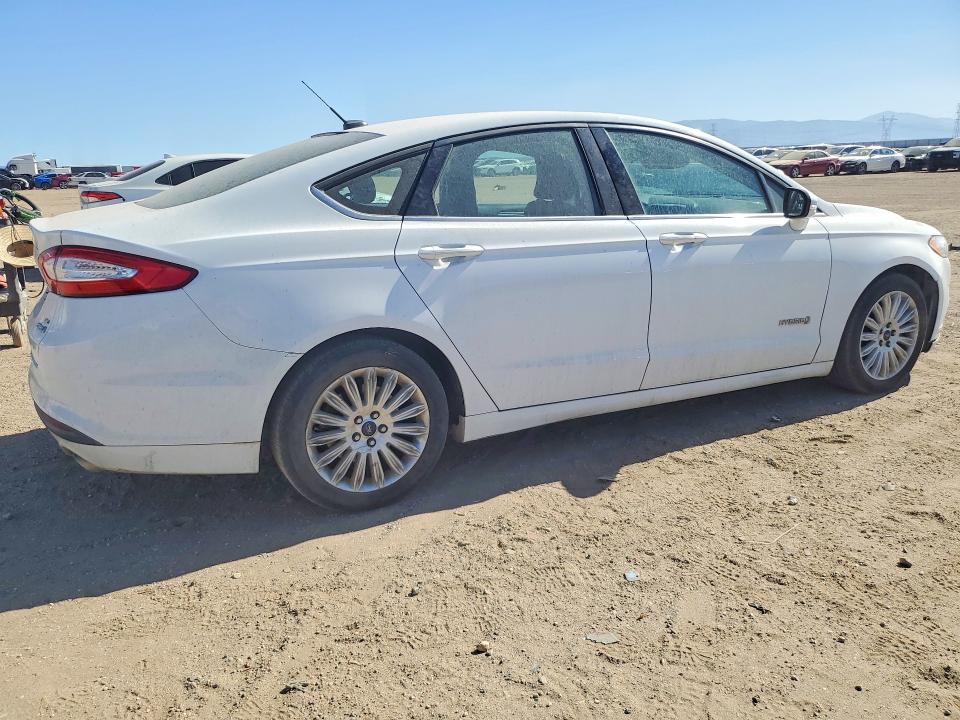 62842856 :رقم المزاد ، 3FA6P0LU6FR229687 vin ، 2015 Ford Fusion مزاد بيع