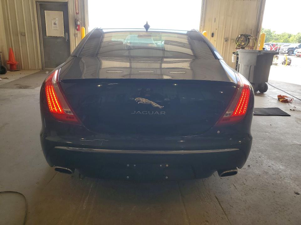 Продажа на аукционе авто 2015 Jaguar Xj, vin: SAJWA1CZXF8V86757, номер лота: 61890416