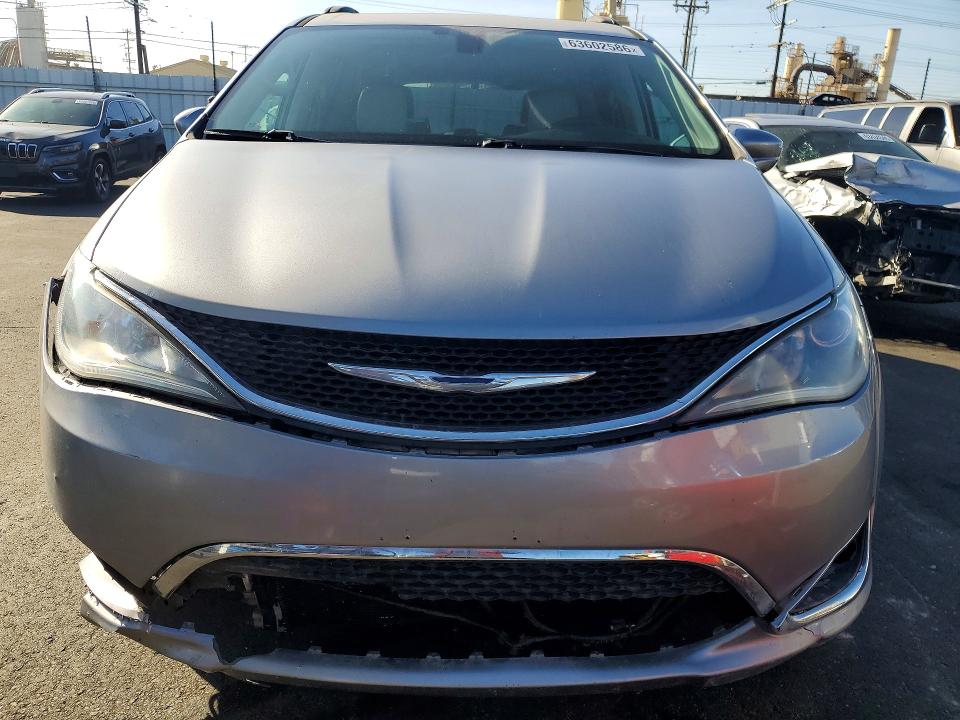 Продажа на аукционе авто 2017 Chrysler Pacifica, vin: 2C4RC1BG3HR657861, номер лота: 63602586