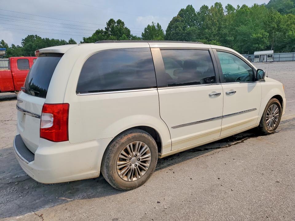 62702036 :رقم المزاد ، 2C4RC1CG8DR531441 vin ، 2013 Chrysler Town & Country مزاد بيع