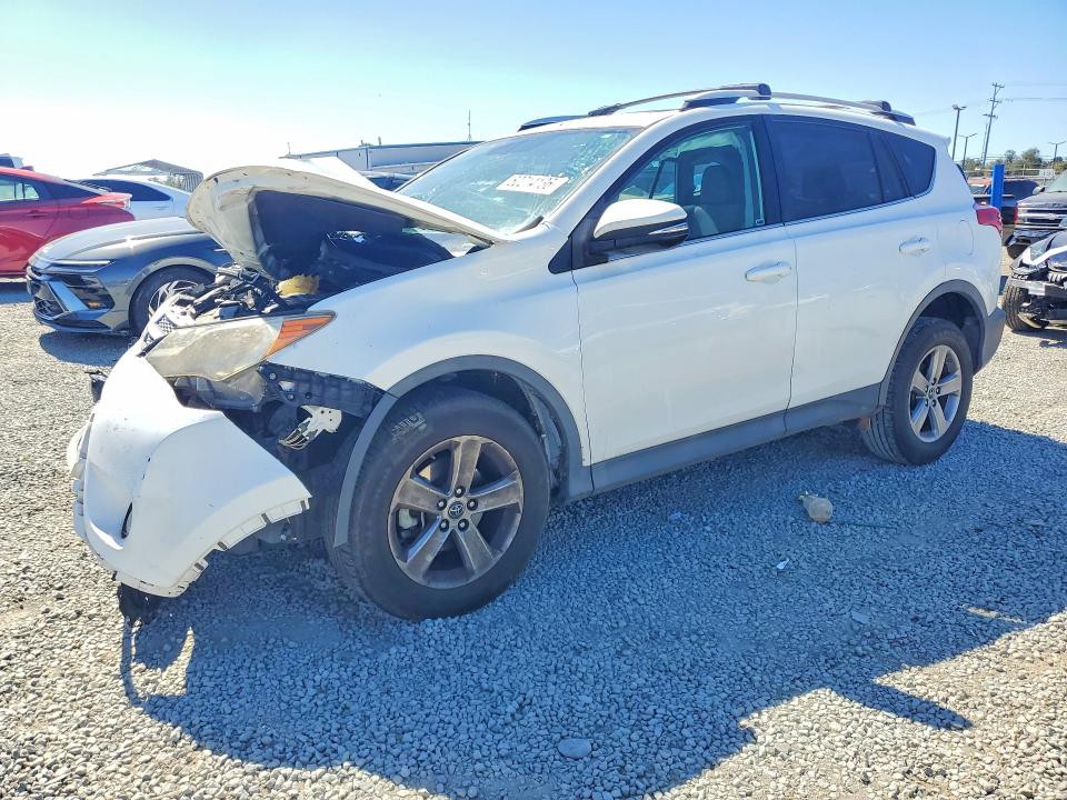 60214136 :رقم المزاد ، 2T3WFREV8FW157331 vin ، 2015 Toyota Rav4 مزاد بيع