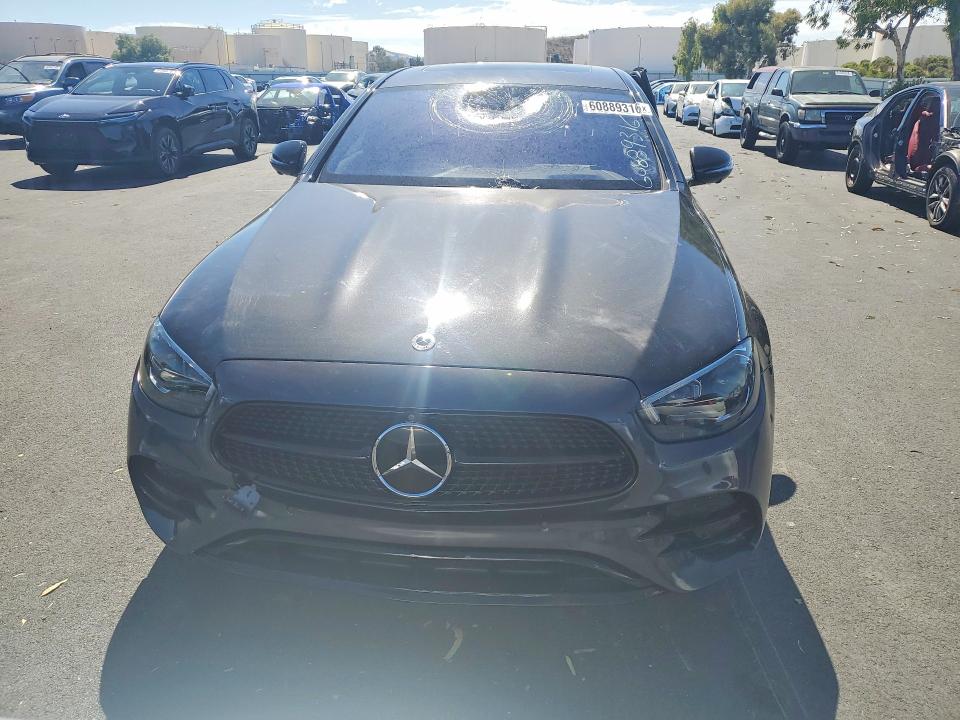 2022 Mercedes-benz E მანქანა იყიდება აუქციონზე, vin: W1KZF5KB4NB024000, აუქციონის ნომერი: 60889316