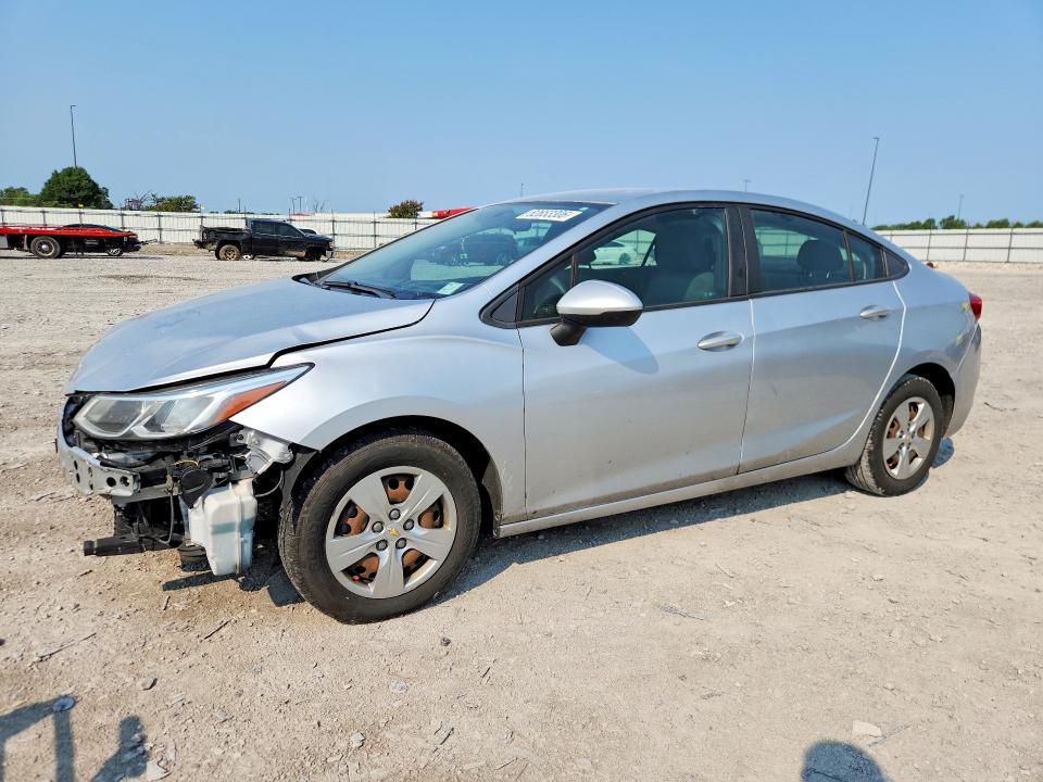 62653306 :رقم المزاد ، 1G1BB5SM5J7203998 vin ، 2018 Chevrolet Cruze مزاد بيع