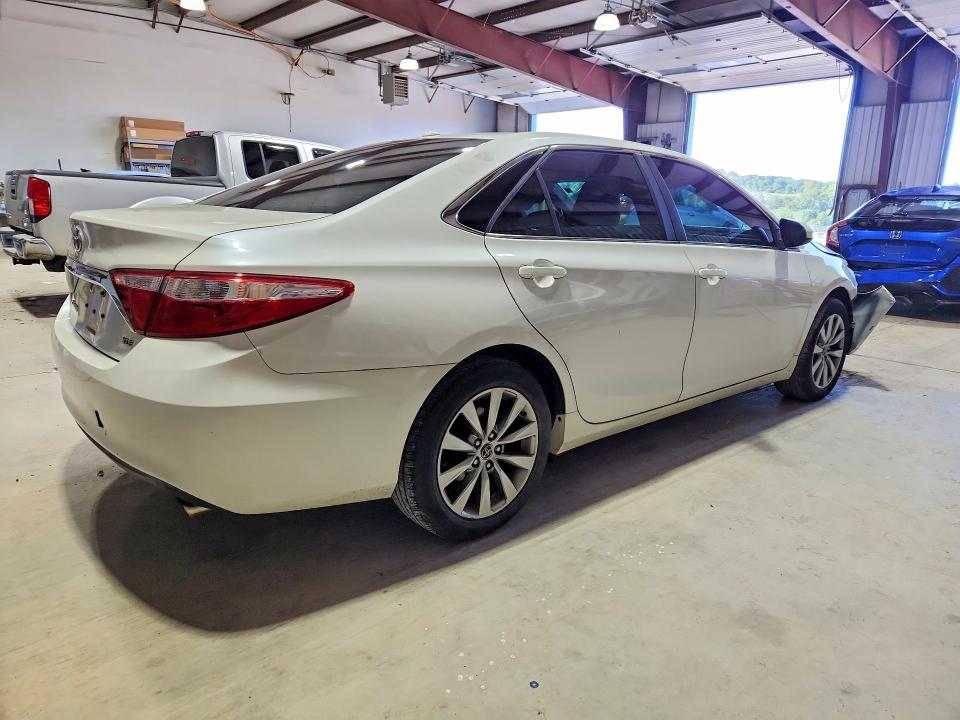 2015 Toyota Camry მანქანა იყიდება აუქციონზე, vin: 4T1BF1FKXFU083469, აუქციონის ნომერი: 62209576