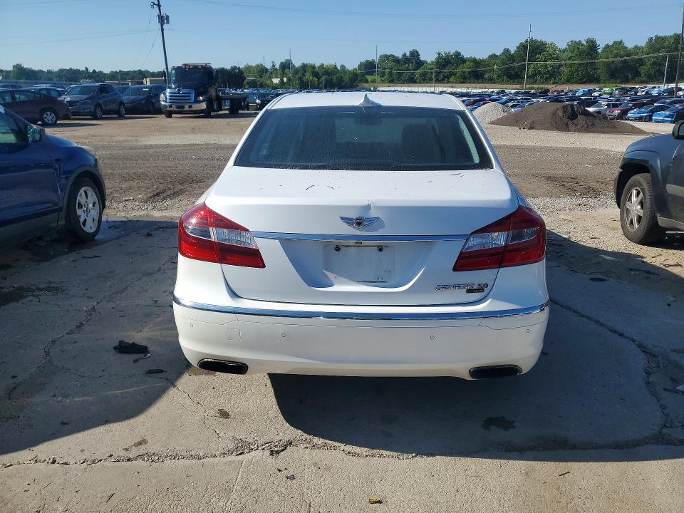 2014 Hyundai Genesis მანქანა იყიდება აუქციონზე, vin: KMHGC4DH2EU261056, აუქციონის ნომერი: 62617276