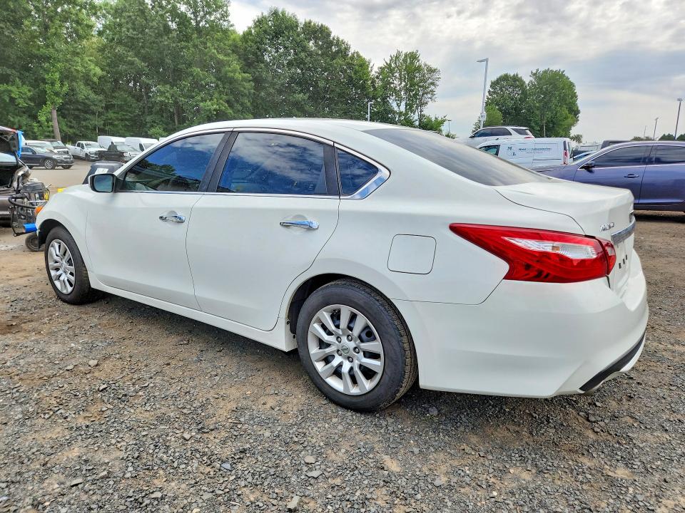 2017 Nissan Altima მანქანა იყიდება აუქციონზე, vin: 1N4AL3AP4HN325389, აუქციონის ნომერი: 61554896