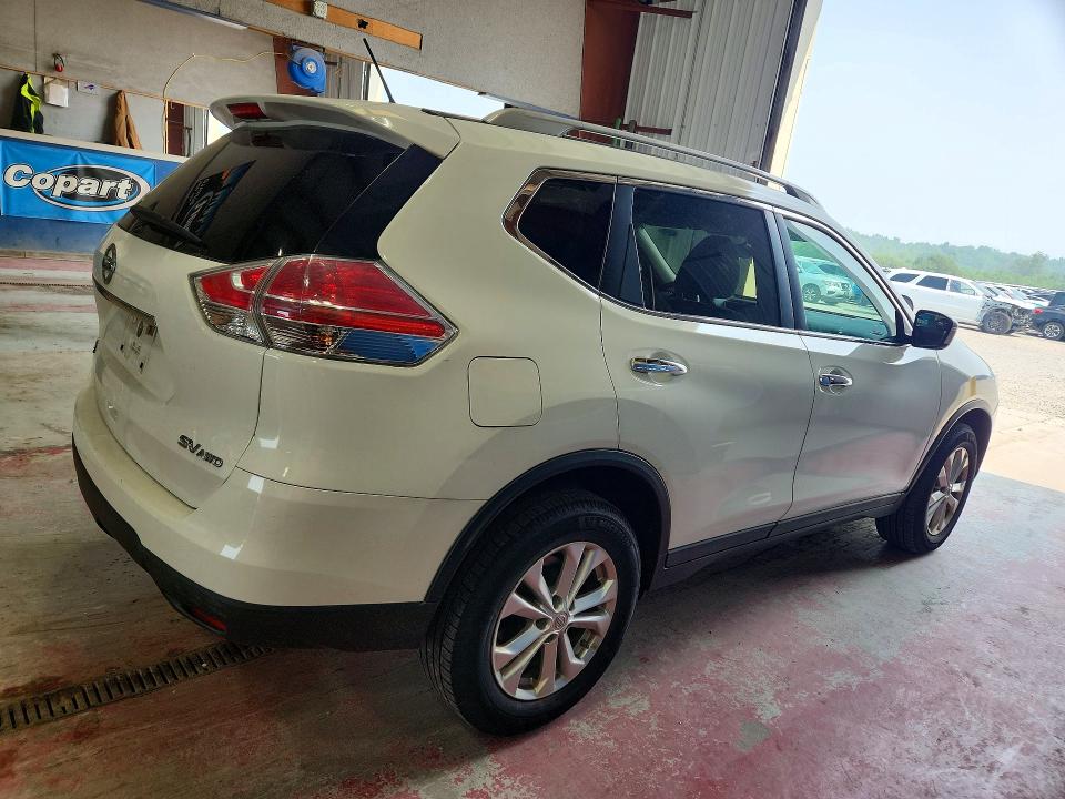 61570886 :رقم المزاد ، 5N1AT2MK0FC814803 vin ، 2015 Nissan Rogue مزاد بيع