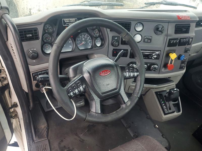 Продаж на аукціоні авто 2017 Peterbilt 579, vin: 1XPBA48X1HD428998, номер лоту: 61972146