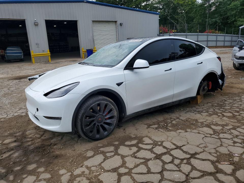60581706 :رقم المزاد ، 7SAYGDEF1PF832951 vin ، 2023 Tesla Model Y مزاد بيع