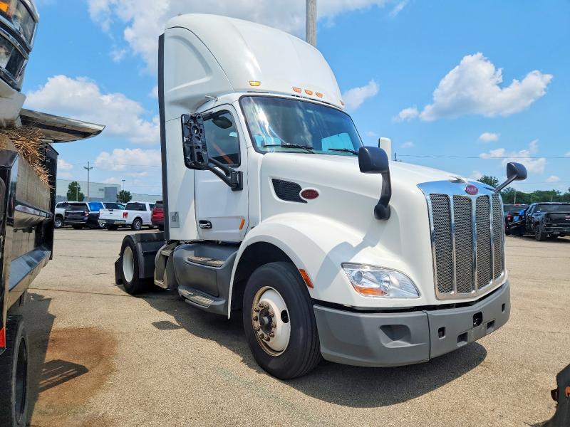 Auction sale of the 2018 Peterbilt 579, vin: 1XPBA48X5JD477661, lot number: 57914046