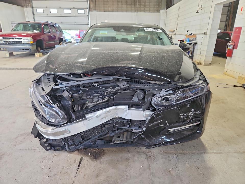 2018 Honda Accord მანქანა იყიდება აუქციონზე, vin: 1HGCV3F55JA001872, აუქციონის ნომერი: 62637046