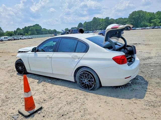 63233786 :رقم المزاد ، WBA3A5C53DF352083 vin ، 2013 Bmw 328 مزاد بيع