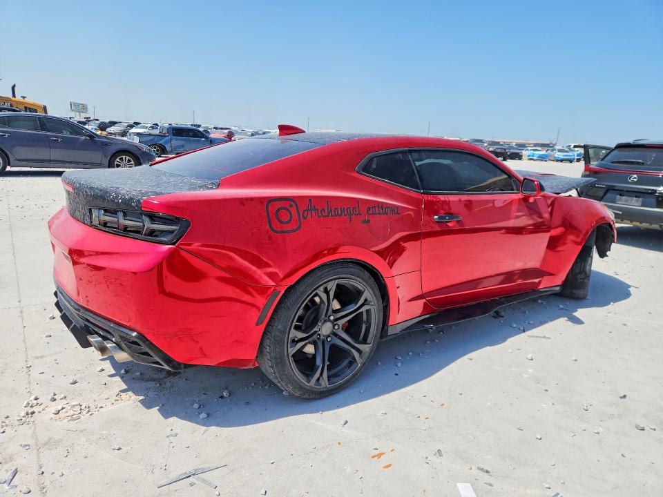 62139066 :رقم المزاد ، 1G1FB1RS8J0127135 vin ، 2018 Chevrolet Camaro مزاد بيع