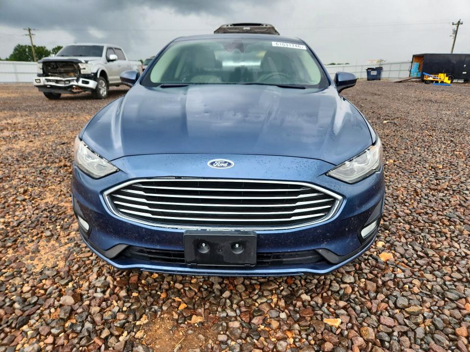 61031746 :رقم المزاد ، 3FA6P0HD4KR250959 vin ، 2019 Ford Fusion مزاد بيع
