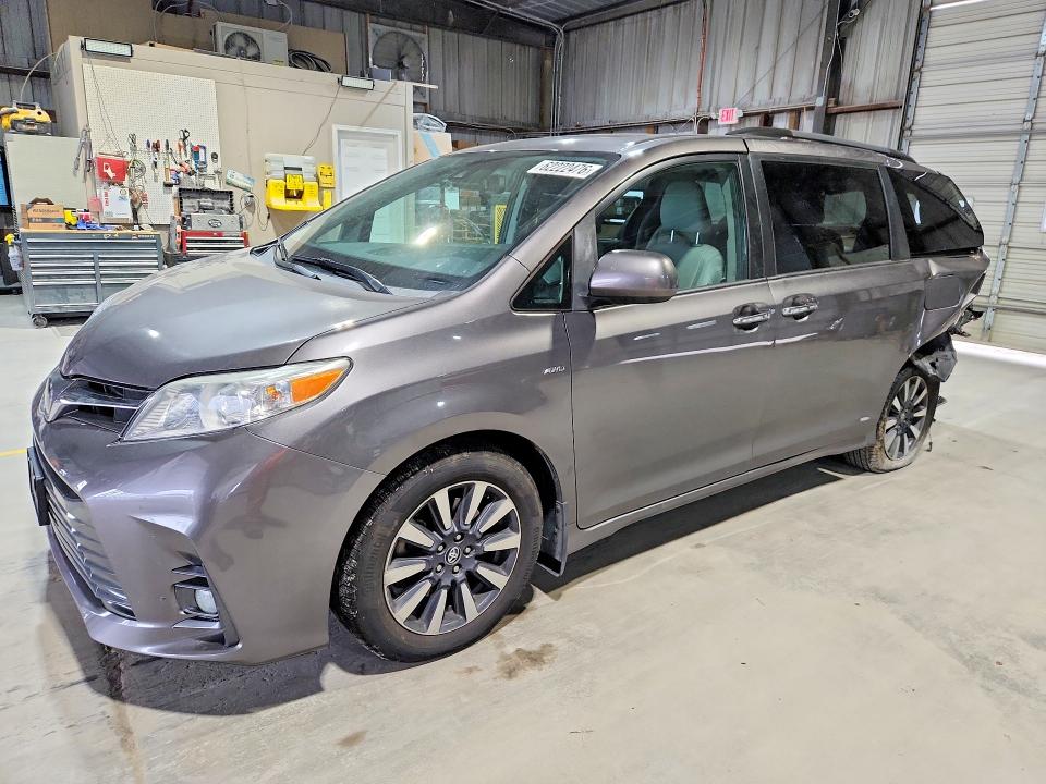 62222476 :رقم المزاد ، 5TDDZ3DC9LS228111 vin ، 2020 Toyota Sienna مزاد بيع