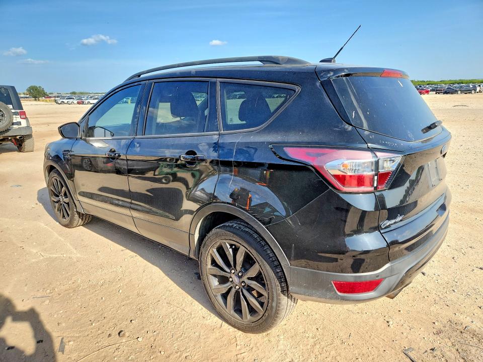 2017 Ford Escape მანქანა იყიდება აუქციონზე, vin: 1FMCU0JD4HUB79226, აუქციონის ნომერი: 63145426