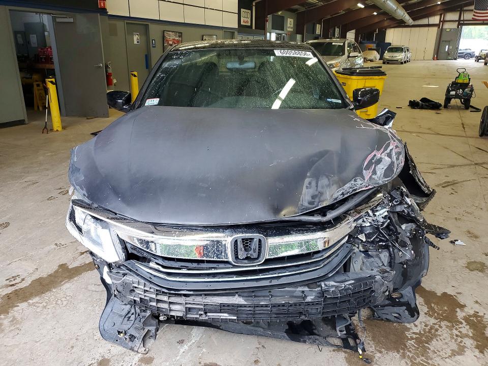 60058856 :رقم المزاد ، 1HGCR2F5XHA039283 vin ، 2017 Honda Accord مزاد بيع