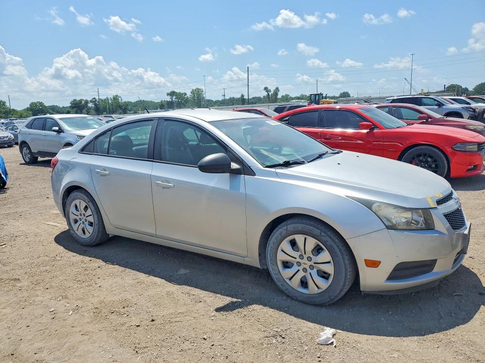 61350846 :رقم المزاد ، 1G1PA5SH4E7328055 vin ، 2014 Chevrolet Cruze مزاد بيع