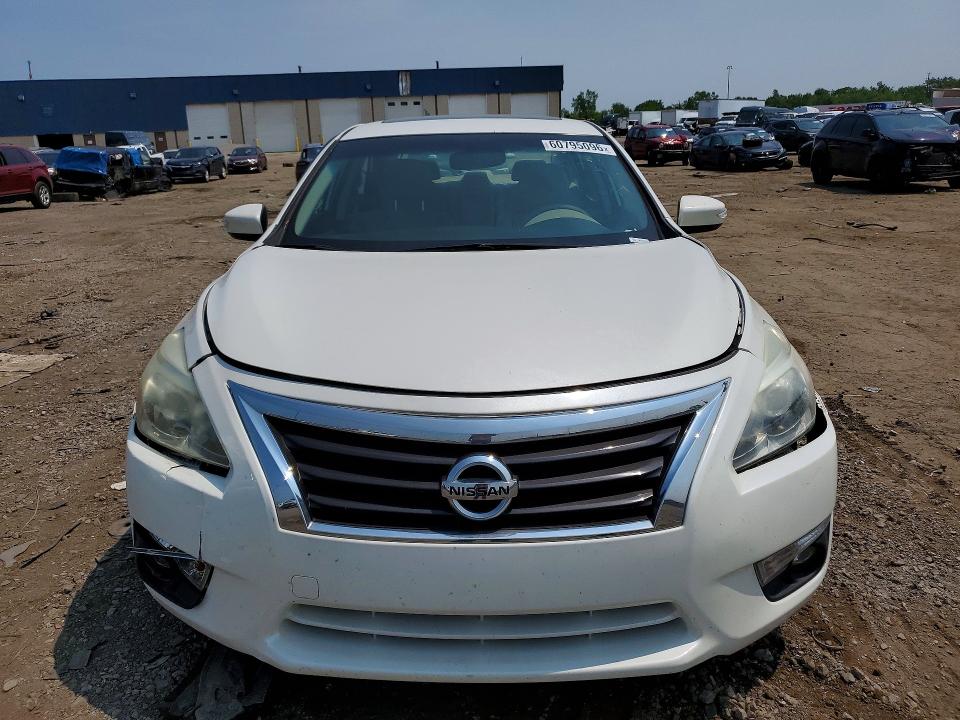 2015 Nissan Altima მანქანა იყიდება აუქციონზე, vin: 1N4AL3AP8FN400740, აუქციონის ნომერი: 60795096