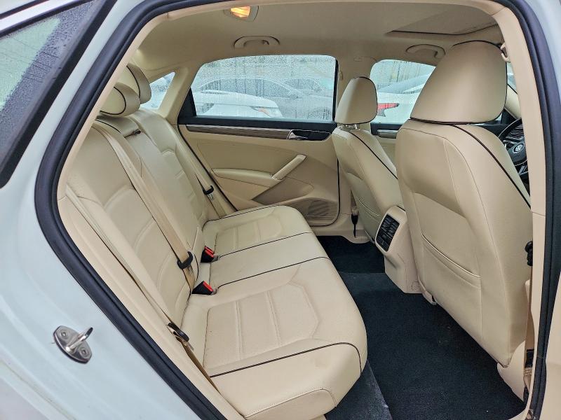 59649326 :رقم المزاد ، 1VWBA7A35JC031488 vin ، 2018 Volkswagen Passat مزاد بيع