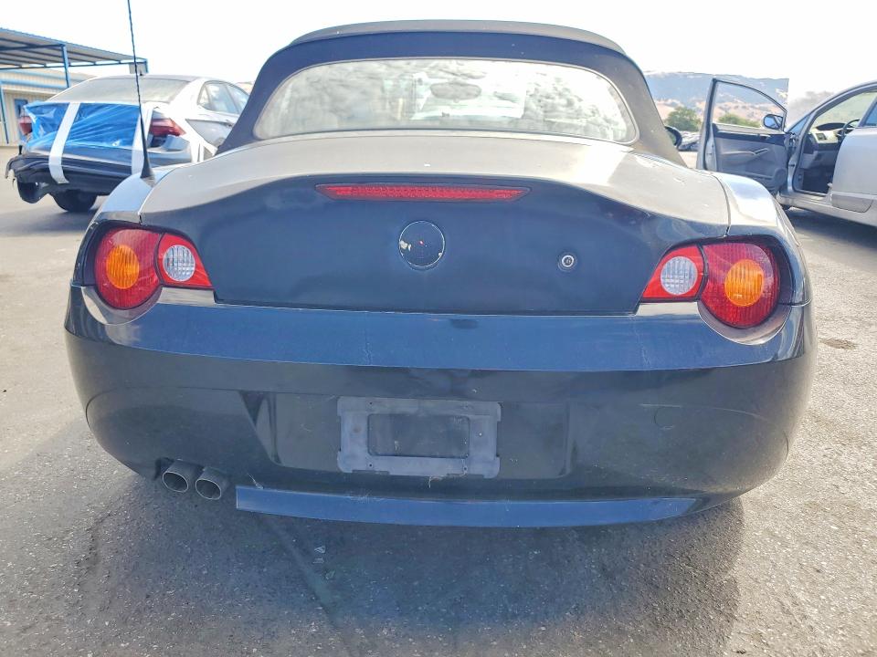 62004316 :رقم المزاد ، 4USBT33483LS40426 vin ، 2003 Bmw Z4 مزاد بيع