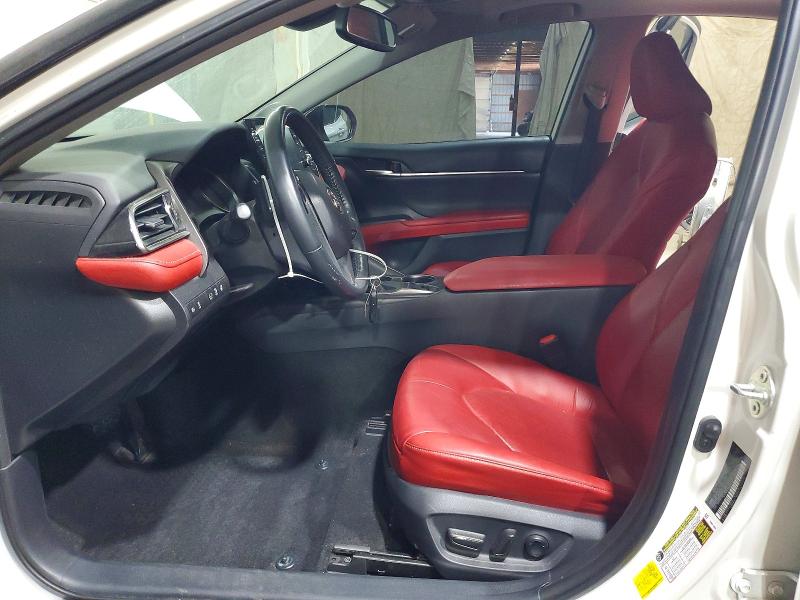 59796756 :رقم المزاد ، 4T1K61AK2NU018525 vin ، 2022 Toyota Camry مزاد بيع