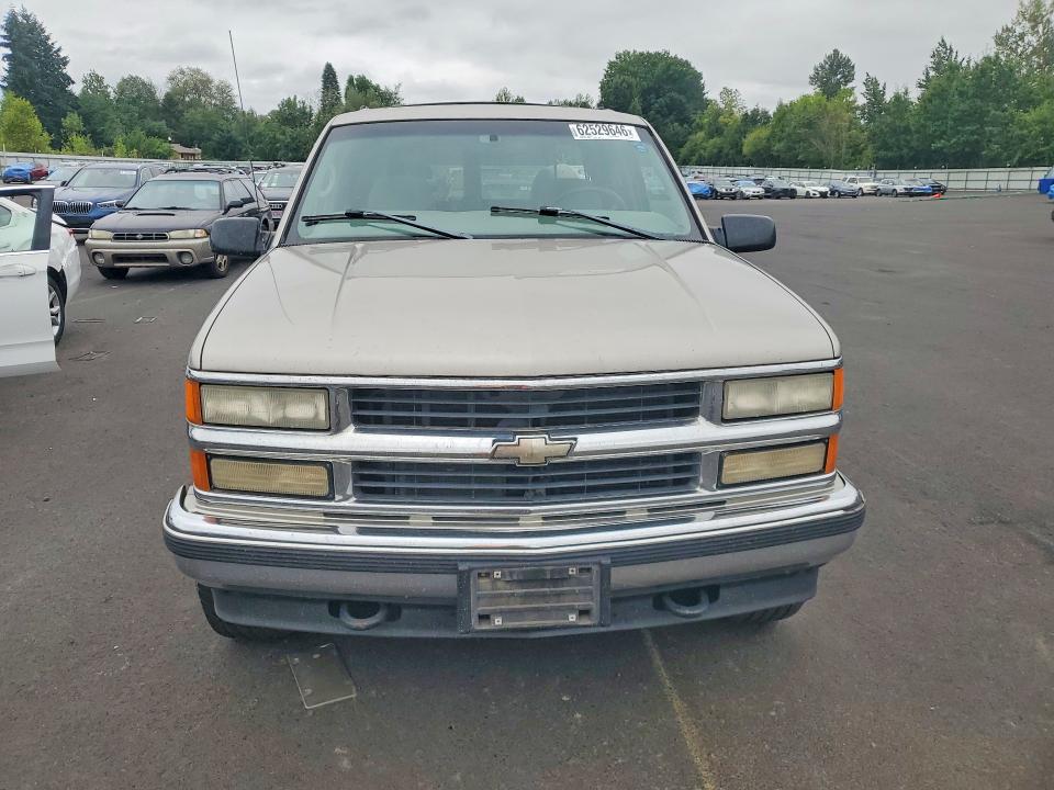 1999 Chevrolet Suburban მანქანა იყიდება აუქციონზე, vin: 3GNFK16R0XG113041, აუქციონის ნომერი: 62529646