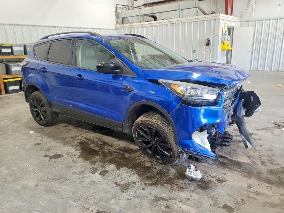 60563956 :رقم المزاد ، 1FMCU9GD7HUD99973 vin ، 2017 Ford Escape مزاد بيع