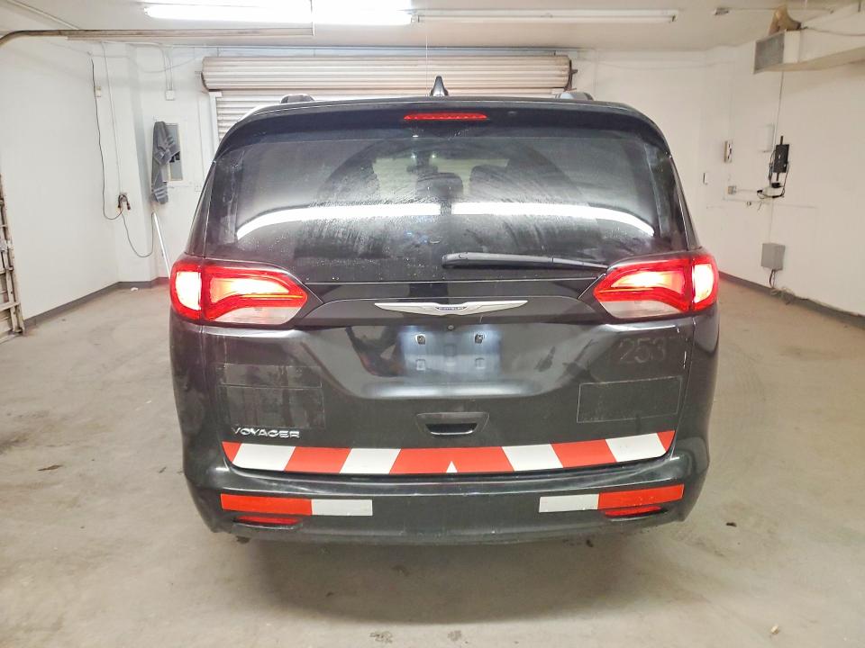 60208746 :رقم المزاد ، 2C4RC1DGXLR266017 vin ، 2020 Chrysler Voyager مزاد بيع
