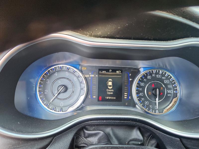 Продаж на аукціоні авто 2015 Chrysler 200, vin: 1C3CCCAB2FN700298, номер лоту: 59813486