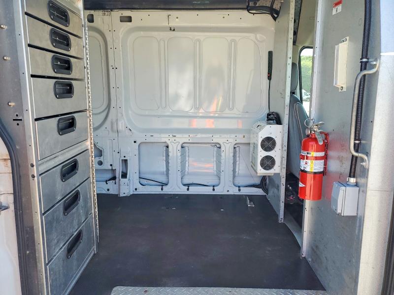 62064906 :رقم المزاد ، 1FTBF4XM4JKA33015 vin ، 2018 Ford Transit مزاد بيع