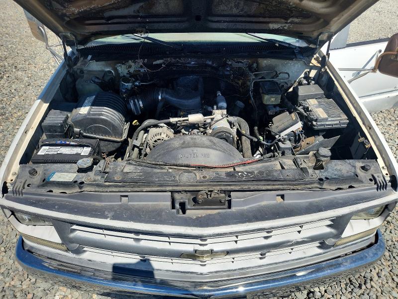 60378386 :رقم المزاد ، 1GBJC34R6WF052524 vin ، 1998 Chevrolet Gmt-400 مزاد بيع