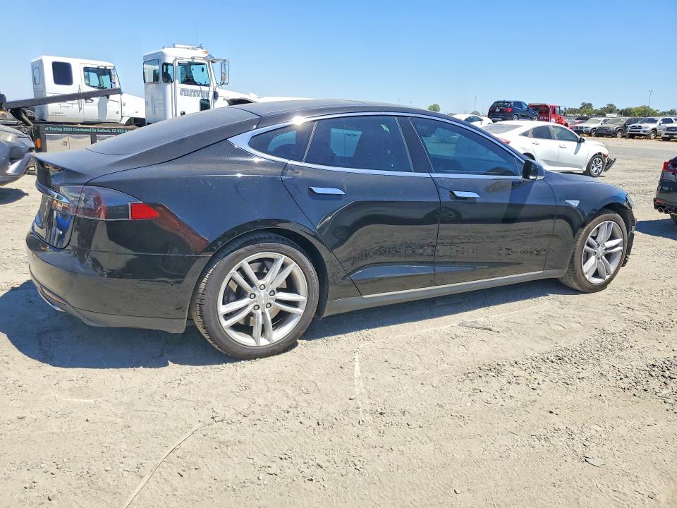 Продаж на аукціоні авто 2015 Tesla Model S, vin: 5YJSA1E15FF105687, номер лоту: 63193556
