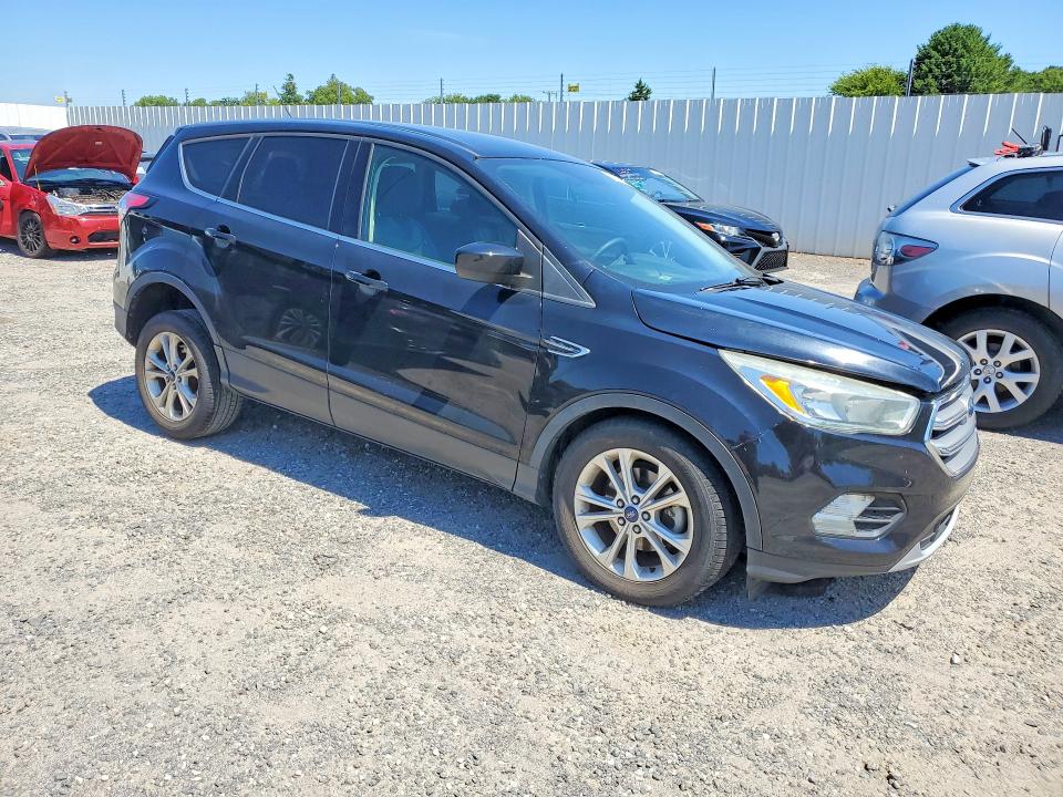 2017 Ford Escape მანქანა იყიდება აუქციონზე, vin: 1FMCU0GD7HUC42603, აუქციონის ნომერი: 63015106