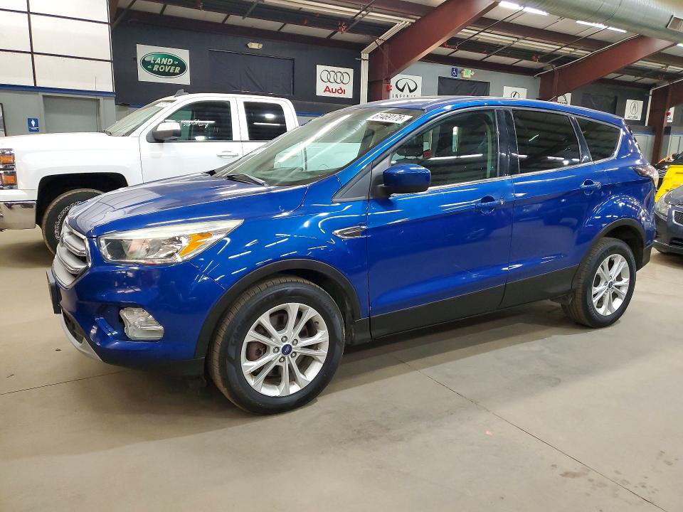 2017 Ford Escape მანქანა იყიდება აუქციონზე, vin: 1FMCU9GD4HUC83775, აუქციონის ნომერი: 61469176