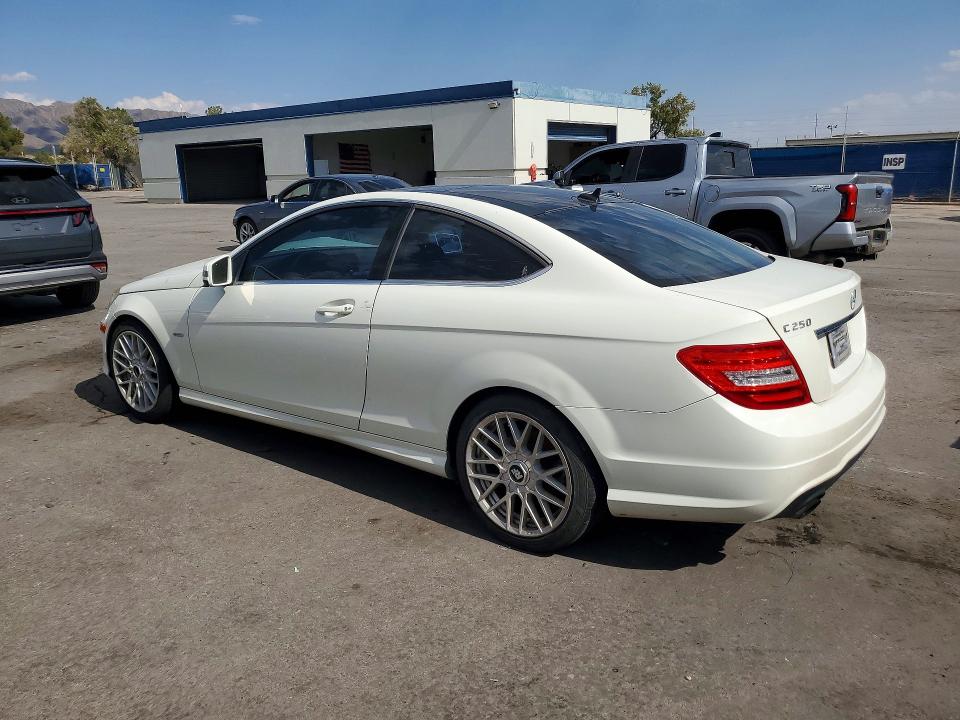 2012 Mercedes-benz C მანქანა იყიდება აუქციონზე, vin: WDDGJ4HB9CF801106, აუქციონის ნომერი: 60045196