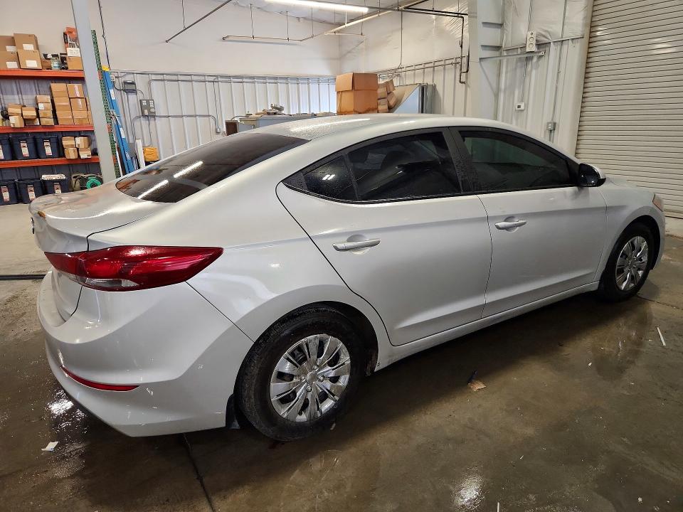 62074036 :رقم المزاد ، 5NPD74LF8JH299245 vin ، 2018 Hyundai Elantra مزاد بيع
