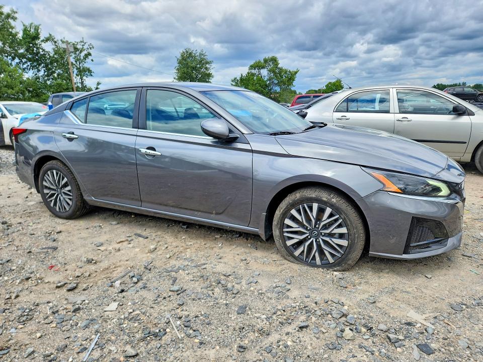 63025646 :رقم المزاد ، 1N4BL4DW8PN393626 vin ، 2023 Nissan Altima مزاد بيع