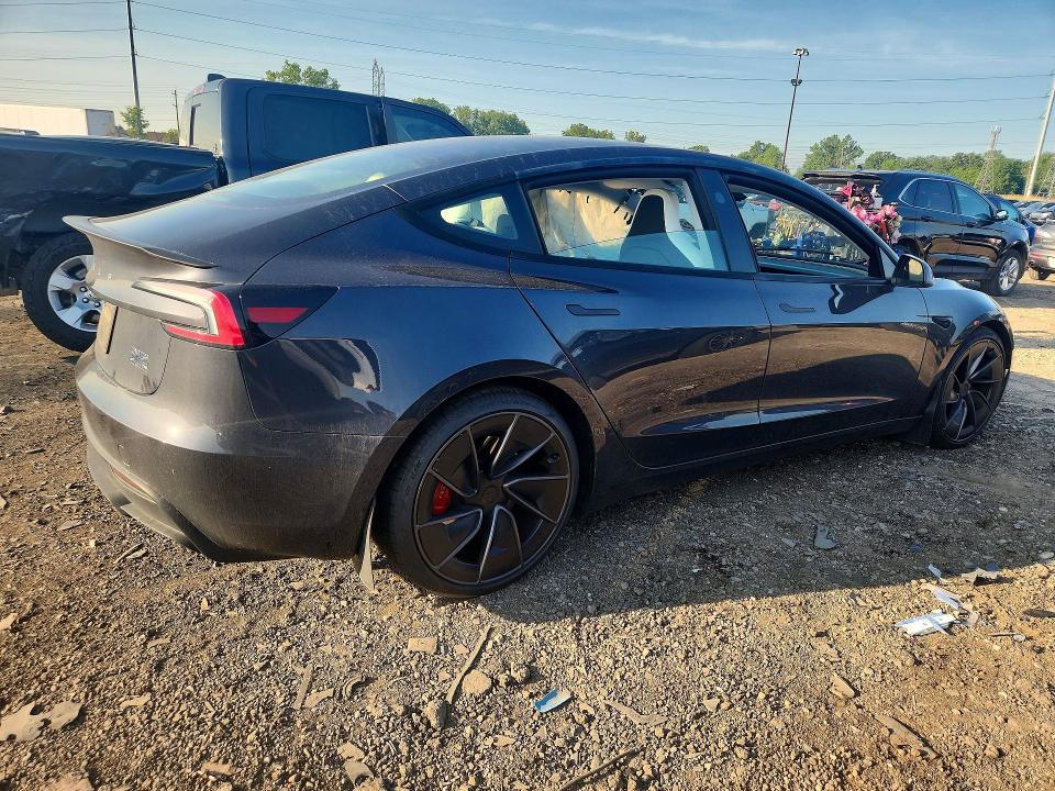 60792106 :رقم المزاد ، 5YJ3E1ET3RF830526 vin ، 2024 Tesla Model 3 مزاد بيع