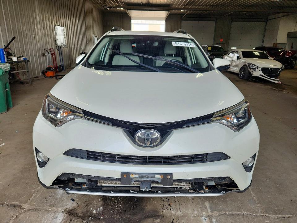 Продажа на аукционе авто 2018 Toyota Rav4, vin: JTMDFREV1JJ231901, номер лота: 61479376