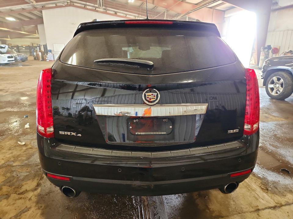 61492136 :رقم المزاد ، 3GYFNFE33FS584004 vin ، 2015 Cadillac Srx مزاد بيع