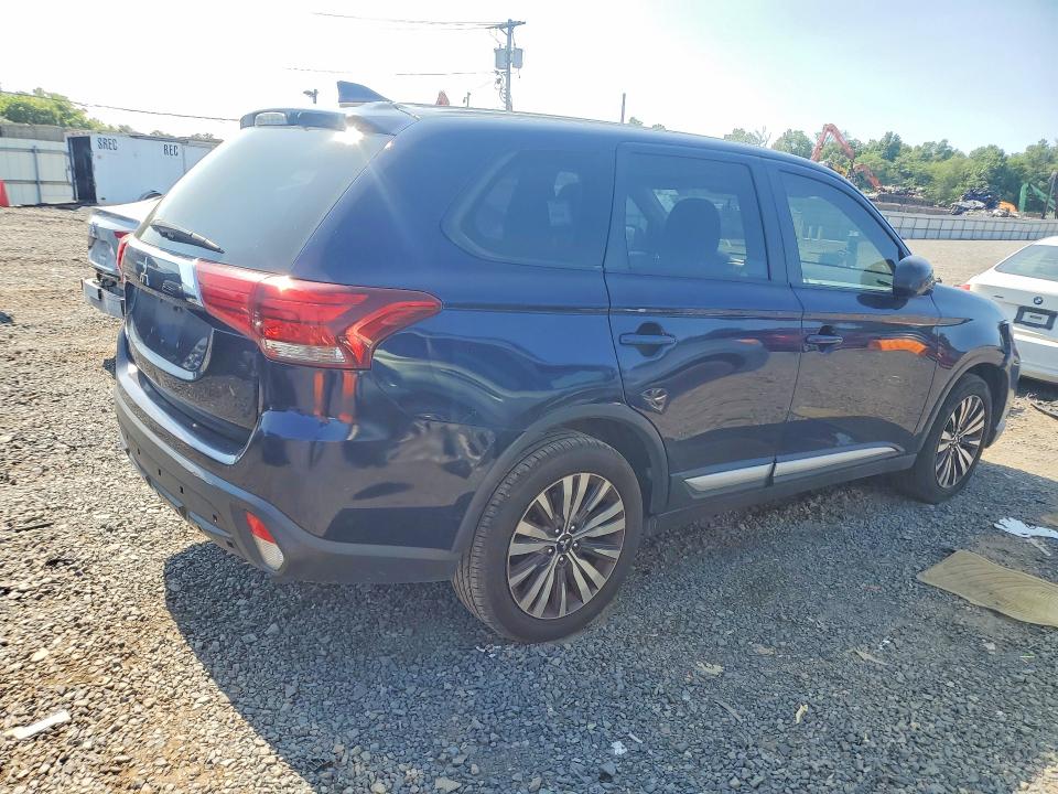 2020 Mitsubishi Outlander მანქანა იყიდება აუქციონზე, vin: JA4AD2A3XLZ047253, აუქციონის ნომერი: 62570056