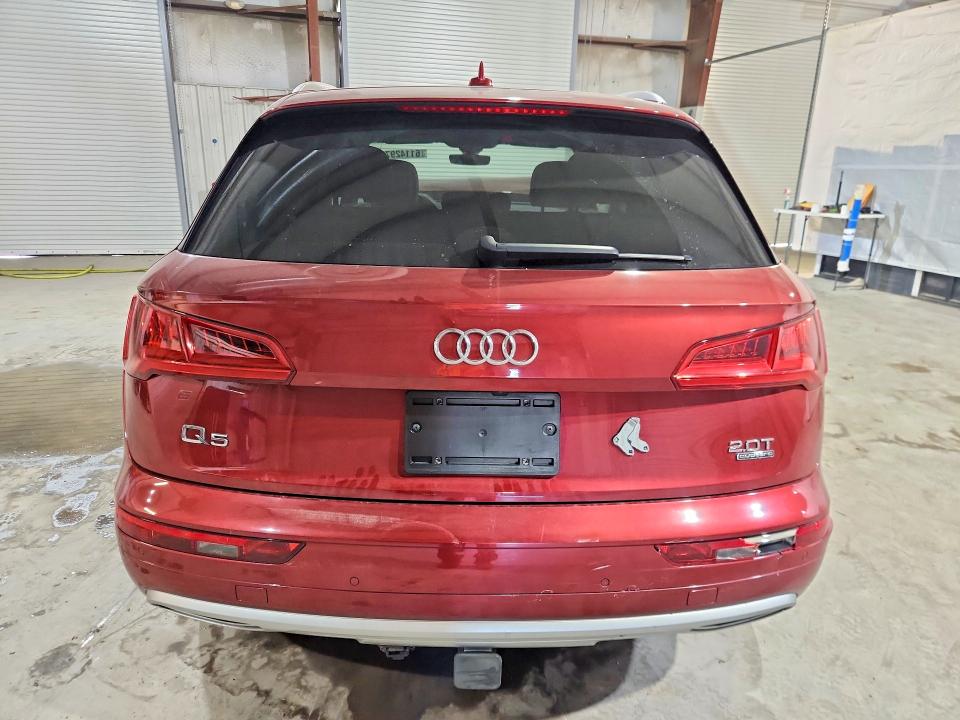61142976 :رقم المزاد ، WA1BNAFY6J2022629 vin ، 2018 Audi Q5 مزاد بيع