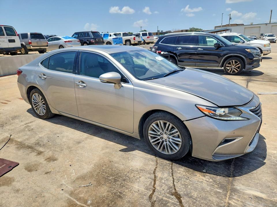 61812276 :رقم المزاد ، 58ABK1GGXGU018203 vin ، 2016 Lexus Es مزاد بيع