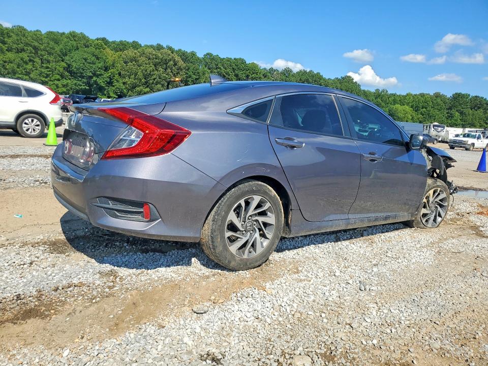59982706 :رقم المزاد ، 19XFC2F74JE009116 vin ، 2018 Honda Civic مزاد بيع