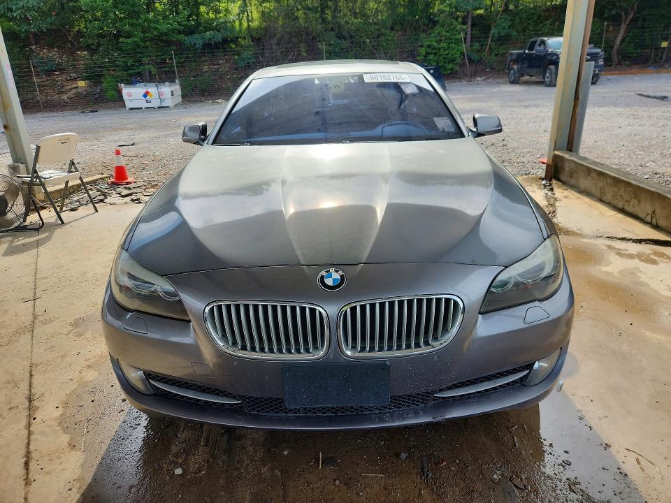 2011 Bmw 550 მანქანა იყიდება აუქციონზე, vin: WBAFR9C52BC270857, აუქციონის ნომერი: 60152766