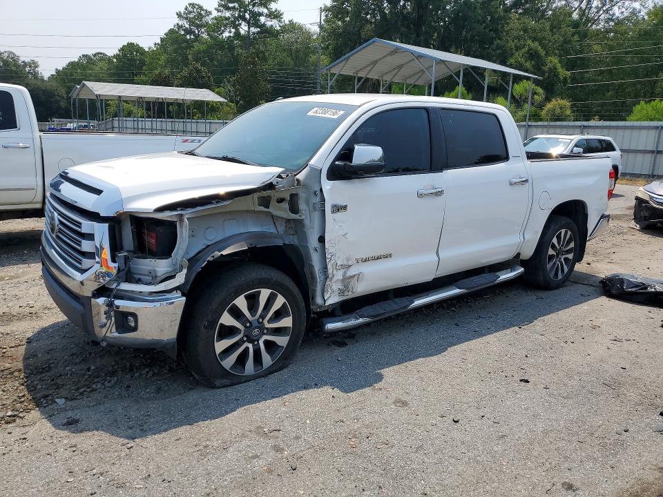 62388196 :رقم المزاد ، 5TFFY5F13JX229815 vin ، 2018 Toyota Tundra مزاد بيع