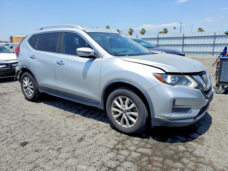 Продаж на аукціоні авто 2017 Nissan Rogue, vin: JN8AT2MT8HW396011, номер лоту: 61789776